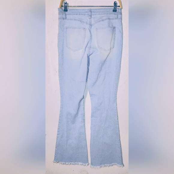 YMI distressed light wash flare jeans with fringe hem size 7 - Picture 2 of 5